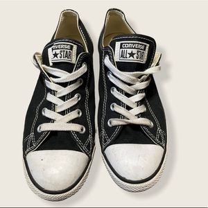 Women’s Chuck Taylor (Converse)